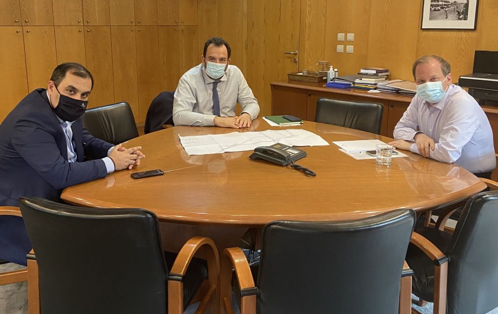 Πειραιάς: Συνάντηση Κατσαφάδου, Καραμανλή και Κουρέτα, για τη διασύνδεση λιμανιού με όλα τα μέσα μεταφοράς και τα έργα σε μετρό – τραμ