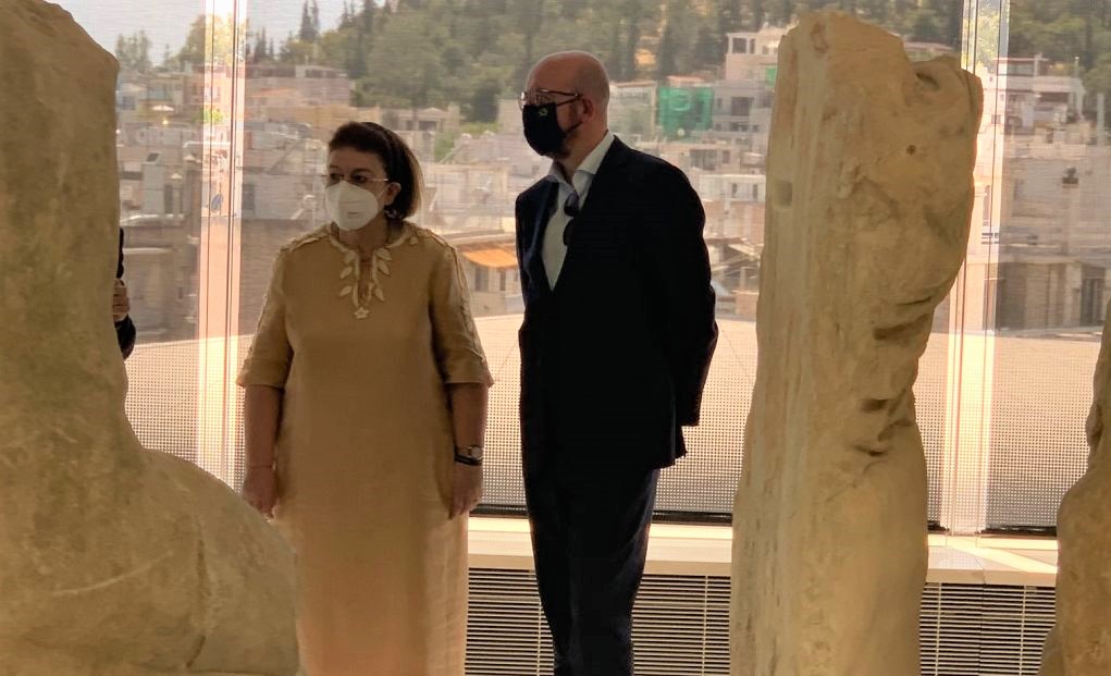 Σαρλ Μισέλ: Ξενάγηση στην Ακρόπολη με Μενδώνη – Σταμπολίδη (pics)