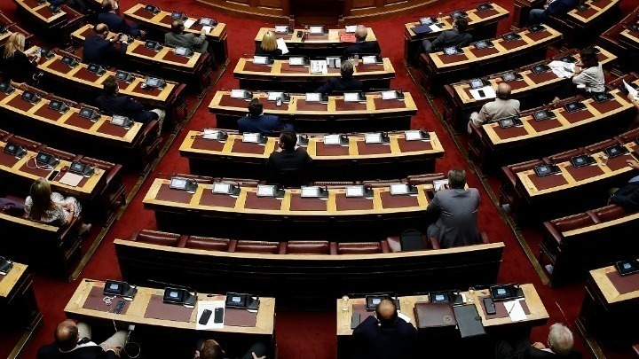 Ποιοι κερδίζουν από το μίνι ασφαλιστικό