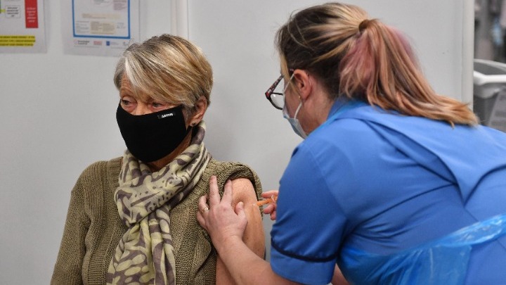 Βρετανία: Άρση καραντίνας για τους πλήρως εμβολιασμένους που επιστρέφουν από χώρες της “πορτοκαλί” λίστας προανήγγειλε ο υπ. Μεταφορών