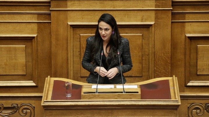 Δ. Μιχαηλίδου: “Το νομοσχέδιο αυτό εισάγει μέτρα κατά της βίας και της παρενόχλησης στον εργασιακό χώρο”