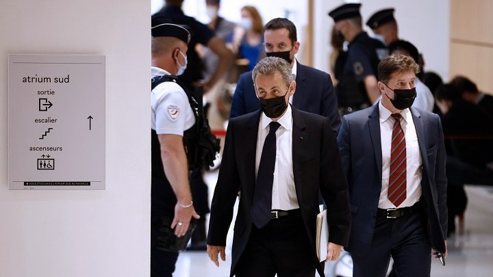 Γαλλία: Οι εισαγγελείς ζητάνε έξι μήνες φυλάκιση στον πρώην πρόεδρο Νικολά Σαρκοζί