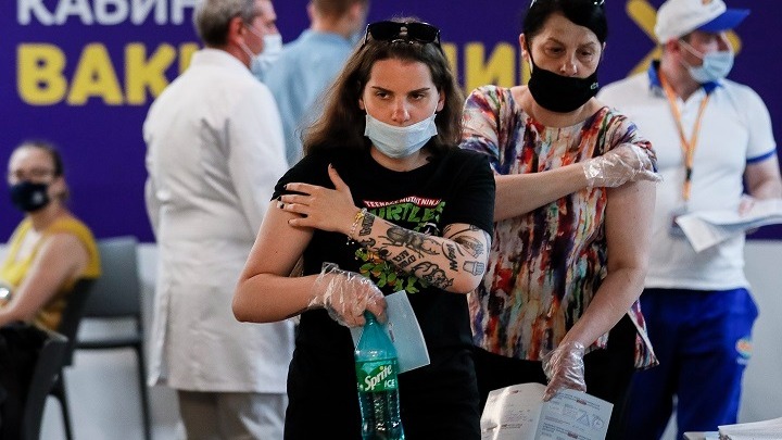 Ρωσία: Υποχρεωτικός θα είναι ο εμβολιασμός σε επιπλέον οκτώ περιοχές της χώρας