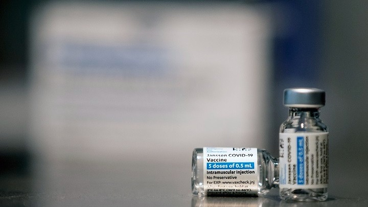 Johnson & Johnson: Η εταιρεία έχει 21 εκατομμύρια δόσεις αχρησιμοποίητες οι οποίες είναι κοντα στην λήξη τους