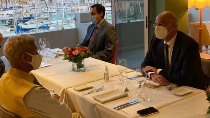 Με τον Ινδό ομόλογό του θα συναντηθεί το Σάββατο ο Ν. Δένδιας