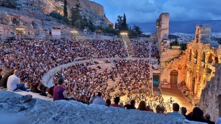 Ο Ντ. Τρίφονοφ μαζί με την Κρατική Ορχήστρα Αθηνών στο Ηρώδειο