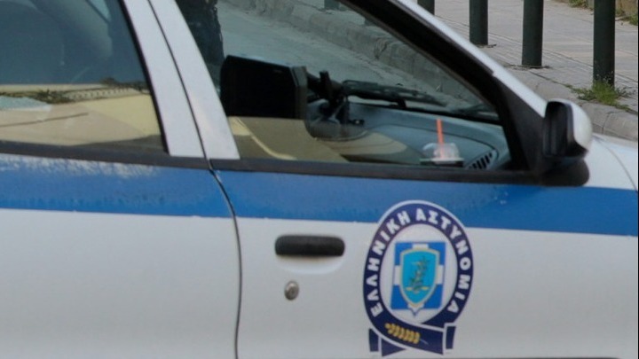 Παραδόθηκε ο 47χρονος που πυροβόλησε τον αδελφό του στην Κηφισιά