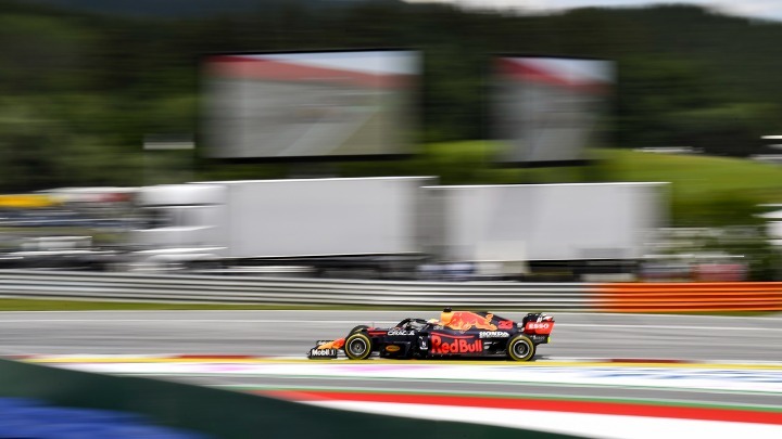 Formula 1: Μπροστά ο ιπτάμενος Φερστάπεν και πίσω οι υπόλοιποι
