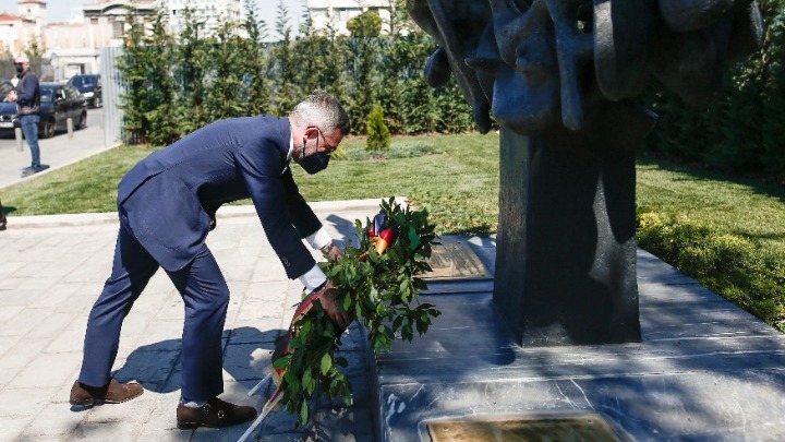 Θεσσαλονίκη: Στεφάνι στο Μνημείο Ολοκαυτώματος κατέθεσε ο υφυπουργός Εξωτερικών της Γερμανίας Μ. Ροτ