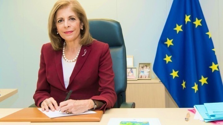 Η επίτροπος Υγείας της ΕΕ αύριο στην Αθήνα – Συναντήσεις αύριο με Μητσοτάκη – Κικίλια