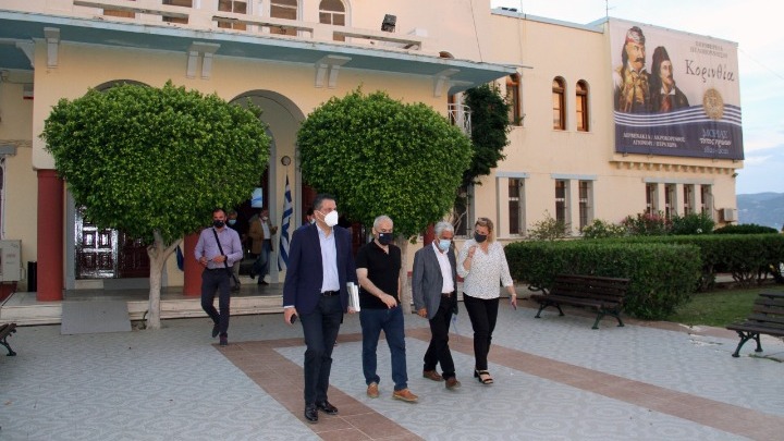 Ο Γιώργος Στεργίου επισκέφθηκε την Κορινθία