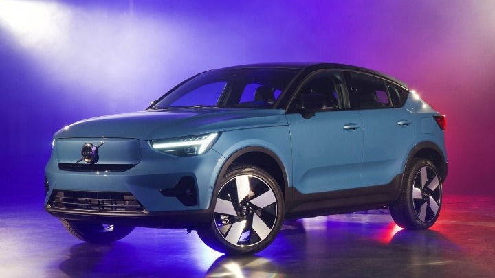 Το νέο Volvo C40 Recharge υπόσχεται αυτονομία 420 χλμ
