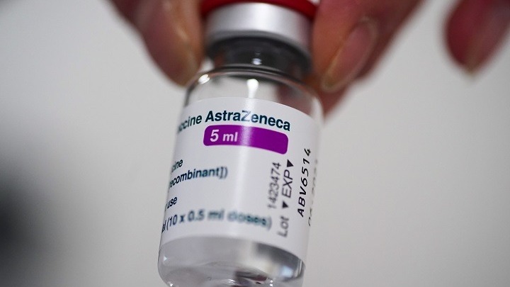 Τσεχία: Συστήνει εμβολισμό με AstraZeneca και J&J μόνο για τους άνω των 60
