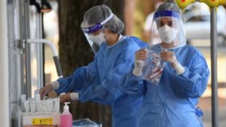 Covid-19: Σημαντική αύξηση των κρουσμάτων την Τσεχία- Αύξηση του ρυθμού αναπαραγωγής ‘R’ του κορονοϊού