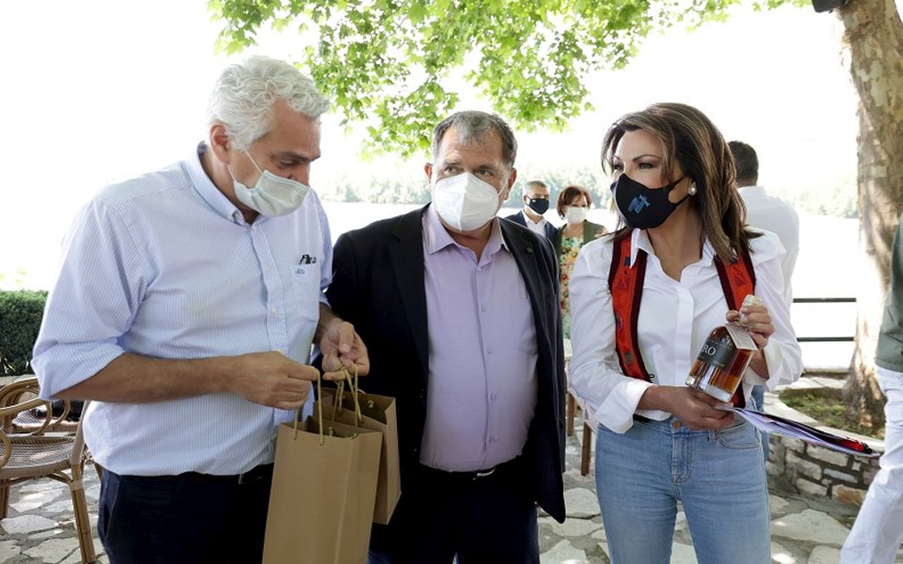 Γιάννα Αγγελοπούλου-Δασκαλάκη: Περιοδεία στη Λίμνη Πλαστήρα