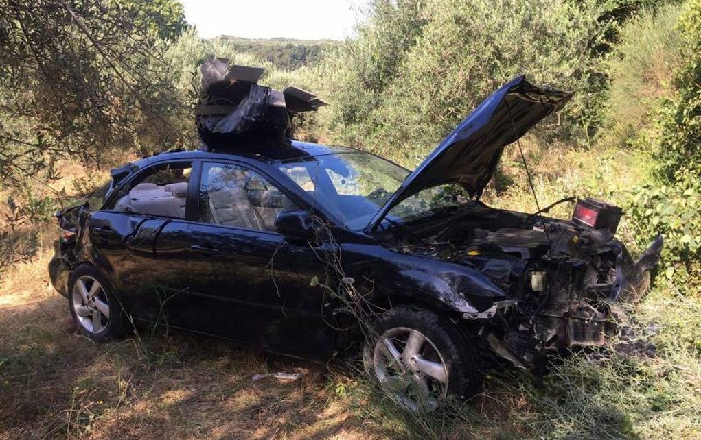 Μεσσηνία: Σοβαρό ατύχημα – Αυτοκίνητο σε γκρεμό – Δύο τραυματίες
