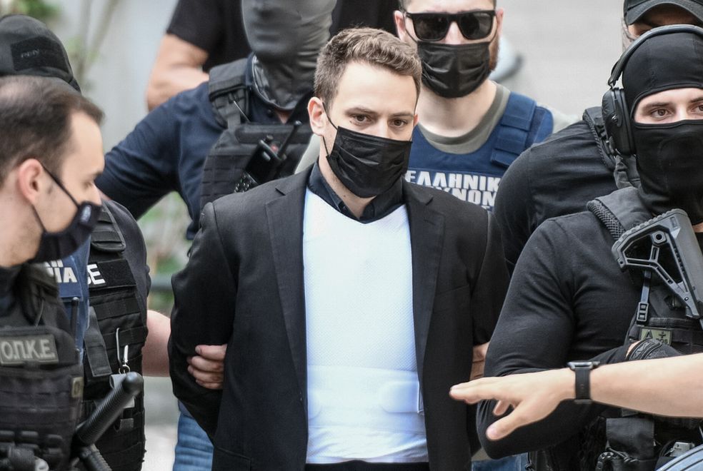 Γλυκά Νερά: Υπάρχει τρίτο πρόσωπο στην σχέση Κάρολαϊν – Μπάμπη
