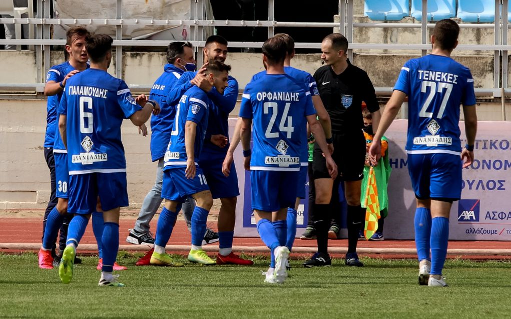 Football League: Ξέφυγε στην κορυφή η Καβάλα (+4), 2-0 στην Κοζάνη – “Γκέλαραν” Βέροια και Πανσερραϊκός