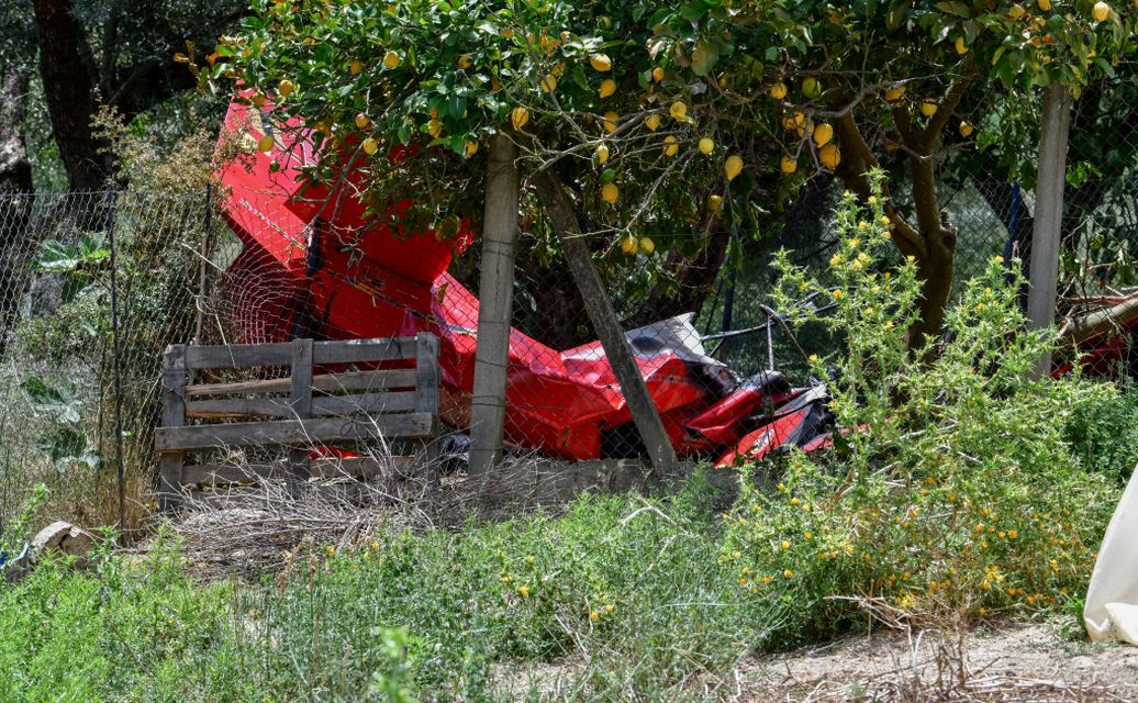 Πύργος: Εικόνες από το αεροσκάφος που έπεσε στη Χαριά (pics)