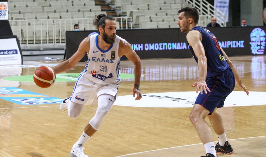Νωθρή η Εθνική στο “κρας τεστ”, έχασε στον τελικό του “Ακρόπολις” από τη Σερβία (75-64)