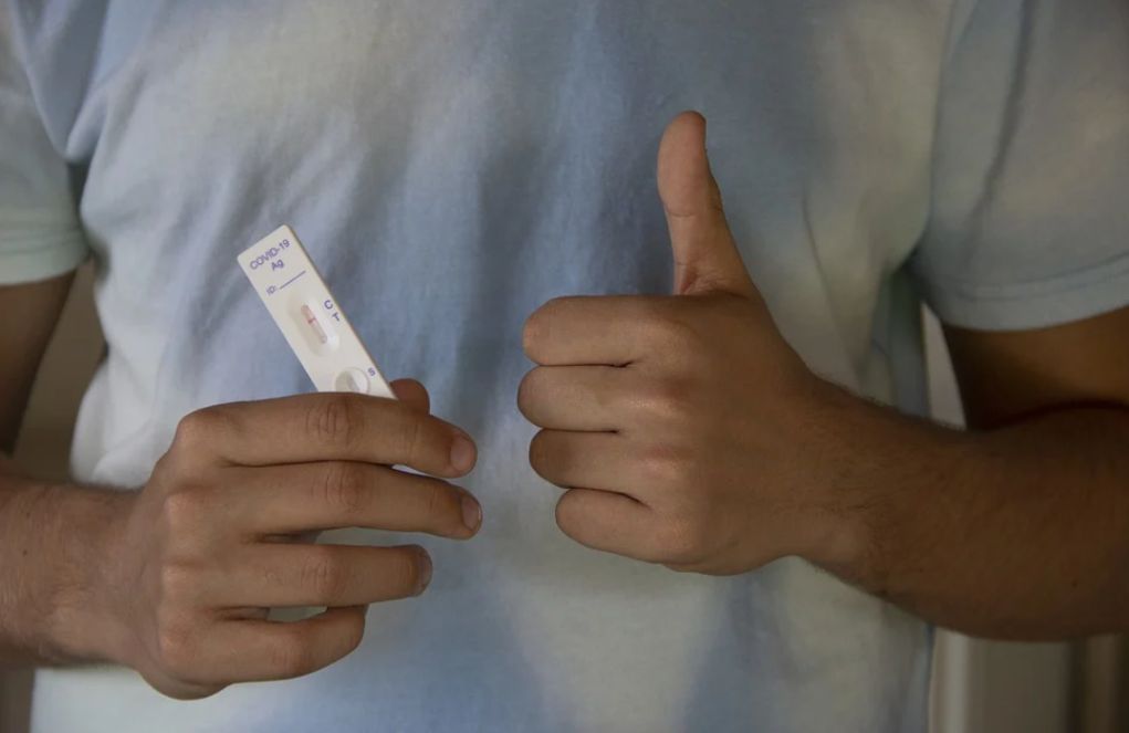 Τέλος τα Self tests για τους εμβολιασμένους εργαζόμενους