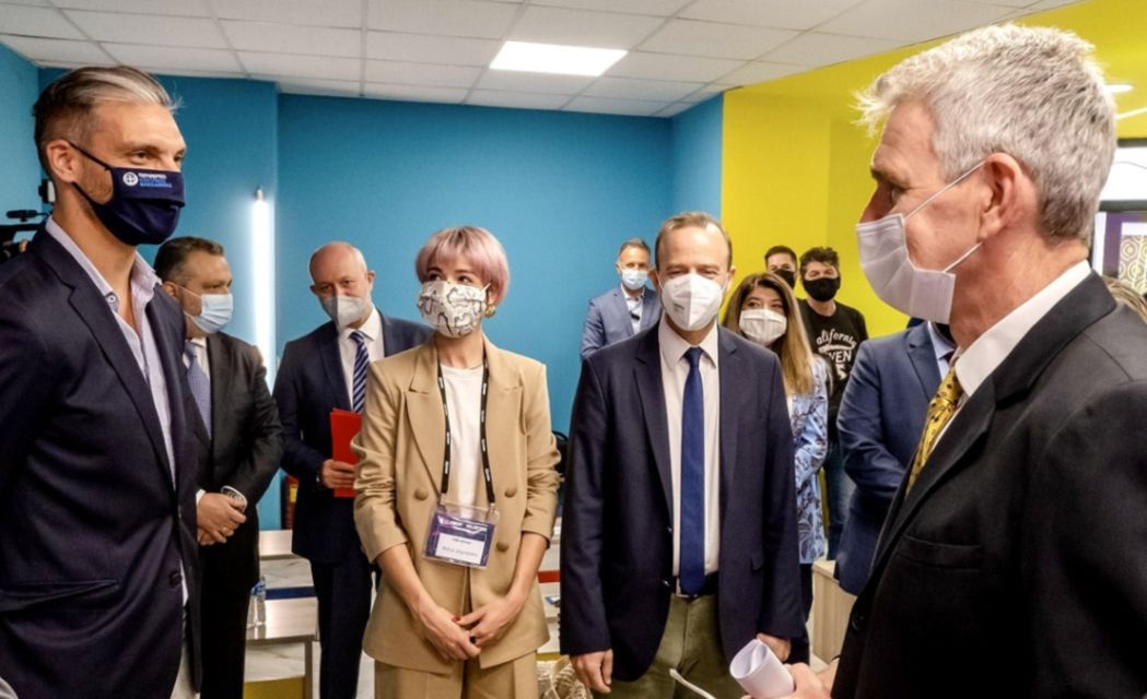 Περιφέρεια Κεντρικής Μακεδονίας: Μαζί με την Πρεσβεία των ΗΠΑ στην Ελλάδα εξοπλίζει το εργαστήριο τεχνολογίας της EduAct στη Θεσσαλονίκη (pics)