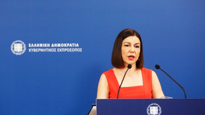 Πελώνη: Άσχετος ο υποχρεωτικός εμβολιασμός με τις απολύσεις (βίντεο)