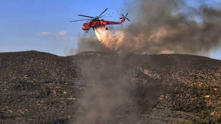 Κρήτη: Σε ύφεση η πυρκαγιά χάρις στις δυνάμεις της Πυροσβεστικής Υπηρεσίας (video)