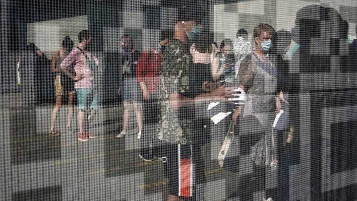 Ρωσία: 24.818 νέα κρούσματα και 734 θανάτους σε ένα 24ωρο