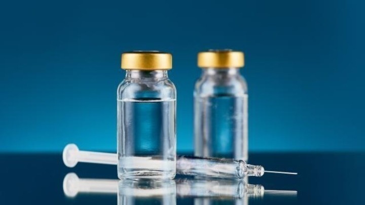Pfizer και AstraZeneca αποτελεσματικά κατά του στελέχους Δέλτα