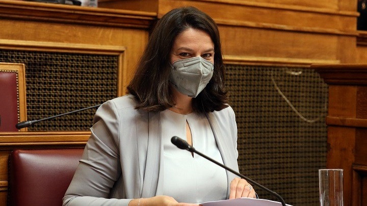 Κεραμέως – Φίλης: Έντονη αντιπαράθεση στη Βουλή για το νέο νομοσχέδιο (βίντεο)