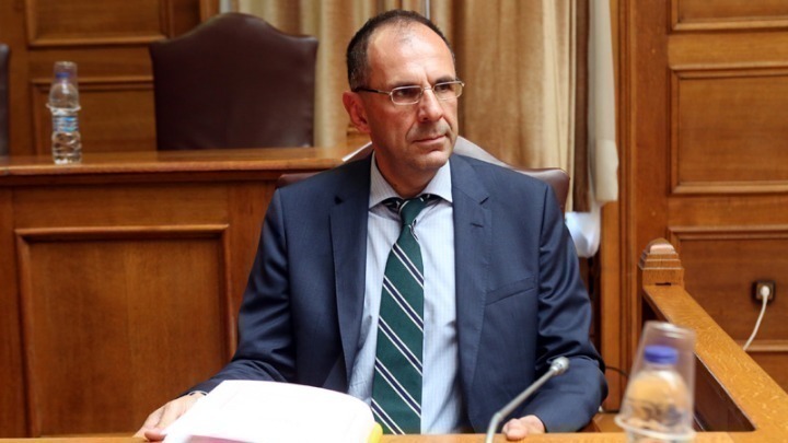 Γεραπετρίτης: «Ανοιχτό το ενδεχόμενο να επεκταθεί η υποχρεωτικότητα στην εστίαση» (vid)
