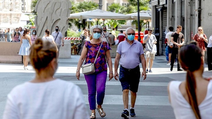 Ιταλία: 12 θάνατοι και 1.400 νέα κρούσματα