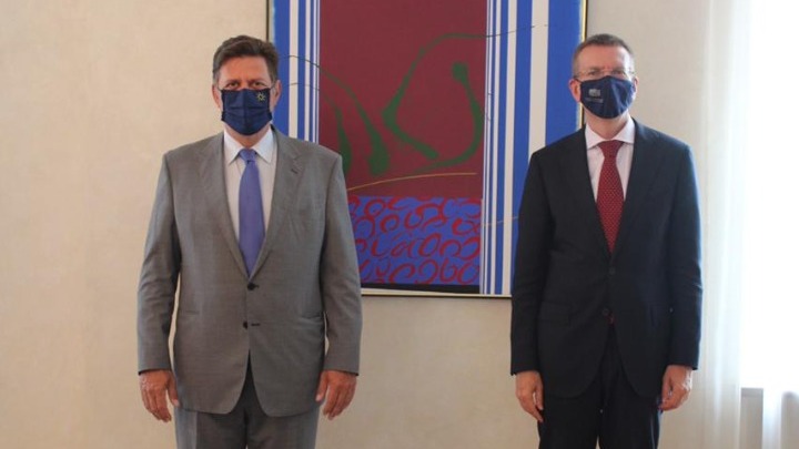 Μ. Βαρβιτσιώτης: Συνάντηση με τον υπουργό Εξωτερικών της Λετονίας