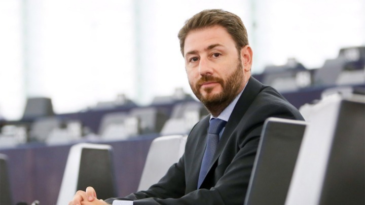 Ανδρουλάκης για φωτιές: “Δεν υπάρχει ως επιχείρημα το άλλοθι ότι δεν είχαμε εναέρια μέσα”