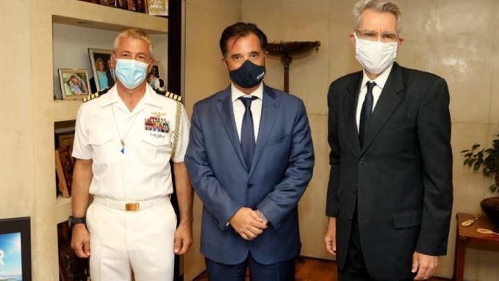 Ο Άδωνις Γεωργιάδης συζητά για επενδύσεις με τον πρέσβη των ΗΠΑ