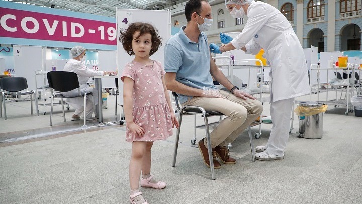 Κορονοϊός: Σχεδόν 35 εκατ. Ρώσοι έχουν κάνει την πρώτη δόση για το εμβόλιο κατά του κορονοϊού