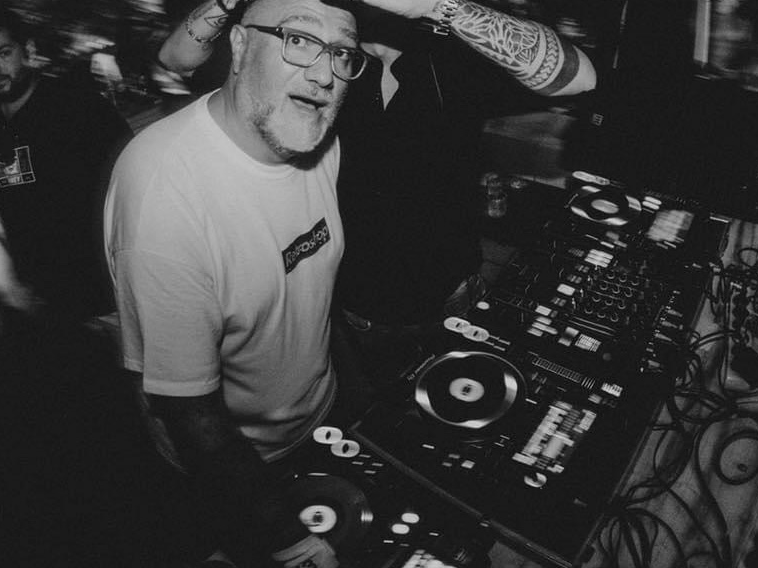 Θεσσαλονίκη: Αντώνης Καραγκούνης – ο DJ που έχασε τη ζωή του από ηλεκτροπληξία