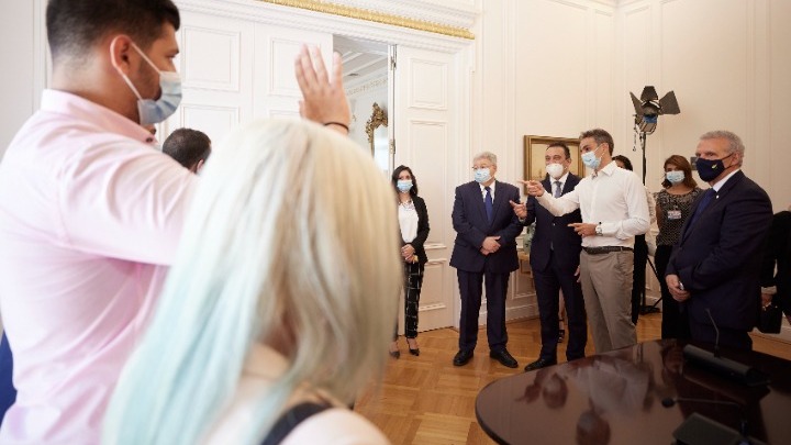 Κ. Μητσοτάκης: Υποδέχθηκε την αποστολή του προγράμματος «Νόστος» στο Μέγαρο Μαξίμου (pics)