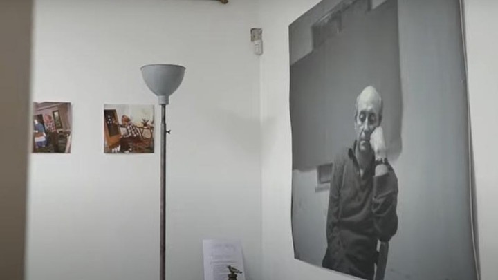 Τριάντα δύο χρόνια χωρίς τον Γιάννη Τσαρούχη: Βίντεο μνήμης από το ατελιέ του καταξιωμένου ζωγράφου (vid)