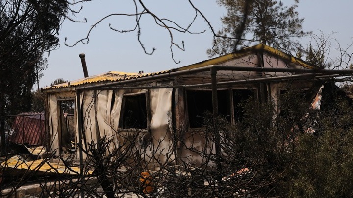 Κύπρος: Υπό έλεγχο η πυρκαγιά στον Κοτσιάτη – Συνεχείς αναζωπυρώσεις άλλων εστιών (Vid)