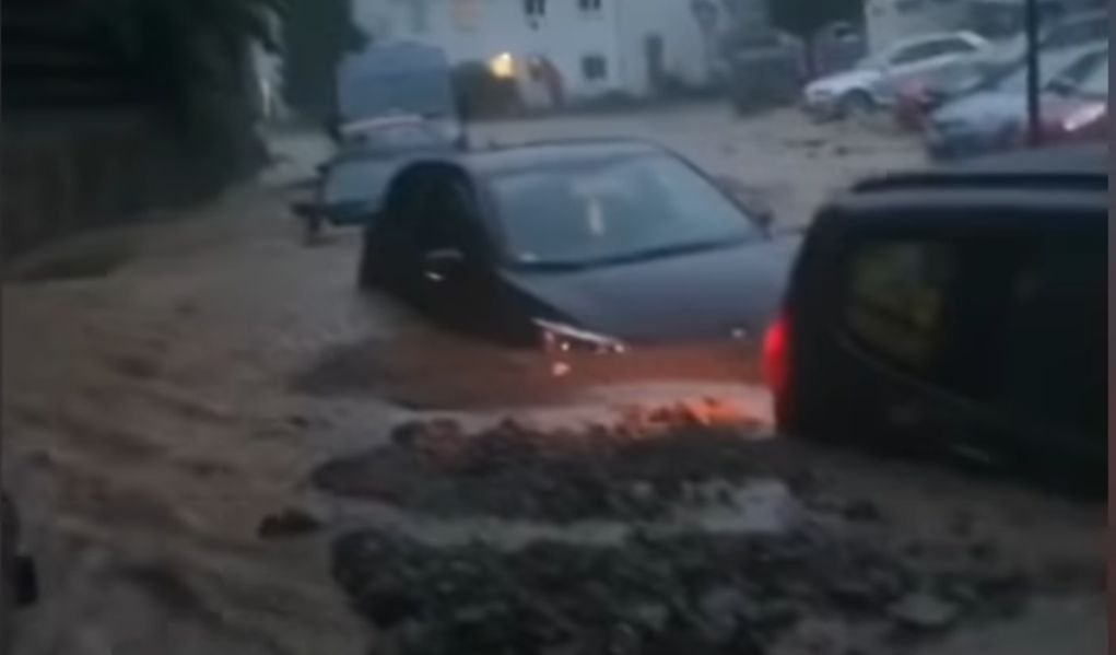 Γερμανία: Τέσσερις νεκροί και 30 αγνοούμενοι από φονικές πλημμύρες – Επενέβη ο στρατός (vid)
