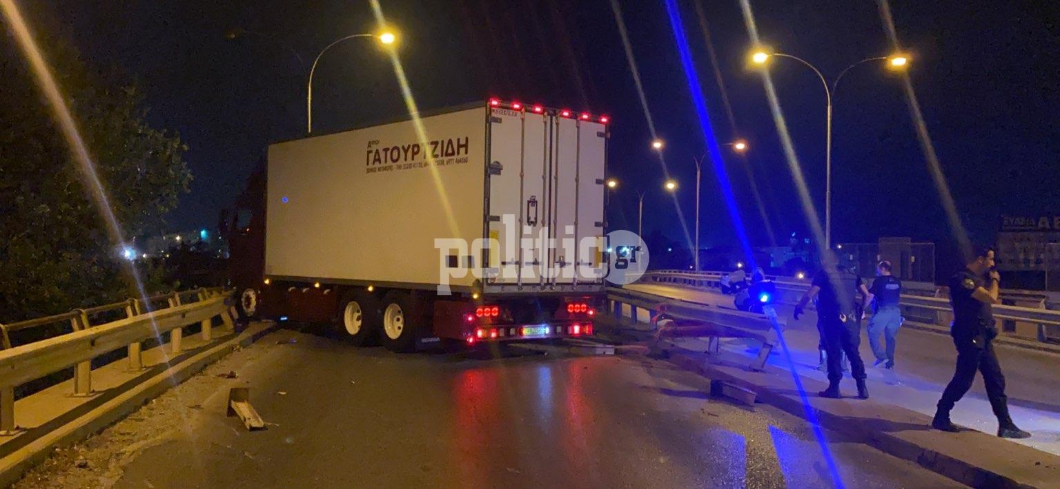 Θεσσαλονίκη: Τροχαίο επάνω στην γέφυρα της Μοναστηρίου