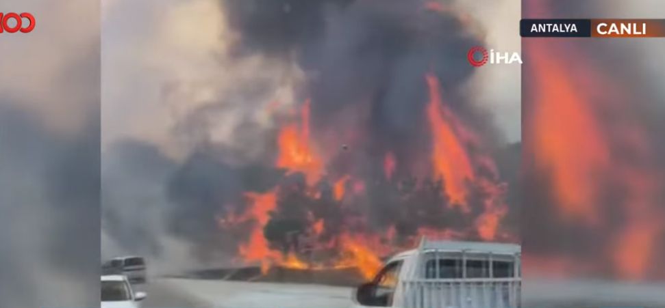 Τουρκία: Φωτιά στην Αττάλεια – Εκκενώνονται περιοχές – Πάνω απο 400 πυροσβέστες στο σημείο