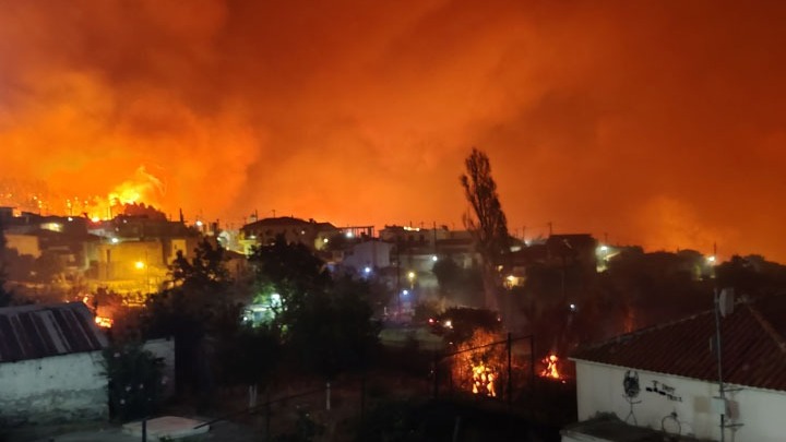 Φωτιά στην Εύβοια: Αγώνας δρόμου της Περιφέρειας για την προσωρινή στέγαση των πυρόπληκτων