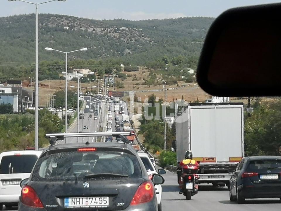 Θεσσαλονίκη: Έντονο μποτιλιάρισμα στον Περιφερειακό, ρεύμα προς δυτικά (pics)