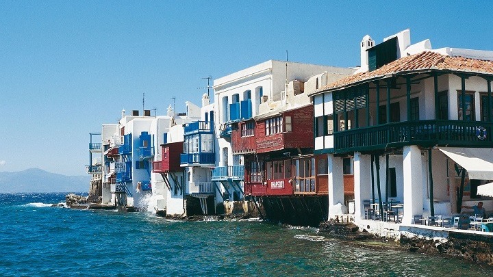 ΑΑΔΕ: 48ωρο λουκέτο σε γνωστό beach restaurant στη Μύκονο (vid)