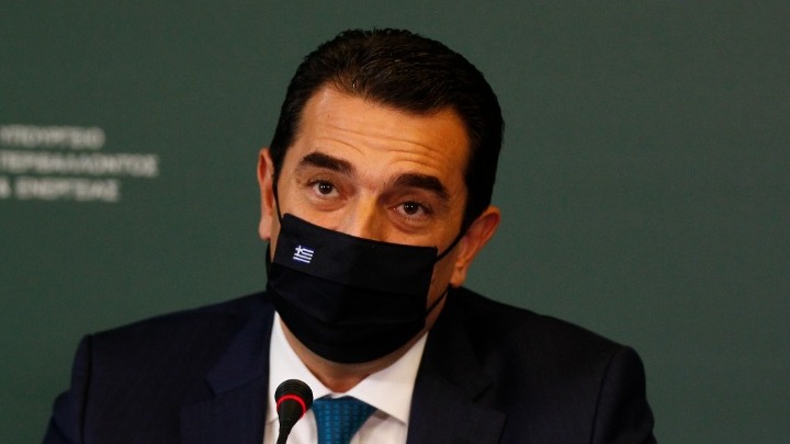 Σκρέκας: Ανάρτηση για τις κατηγορίες περί “ιδιωτικού πυροσβεστικού”