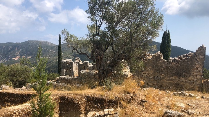 Λ. Μενδώνη: Αυτοψία σε έργα Πολιτισμού και μνημεία στην Ιθάκη