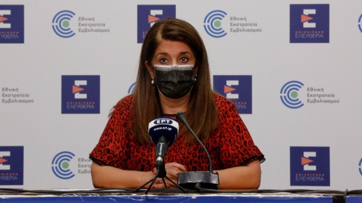 Παπαευαγγέλου: «Κατά μέσο όρο χάνουν τη ζωή τους 31 συνάνθρωποί μας την ημέρα – Θα νοσήσουν και κάποιοι εμβολιασμένοι»